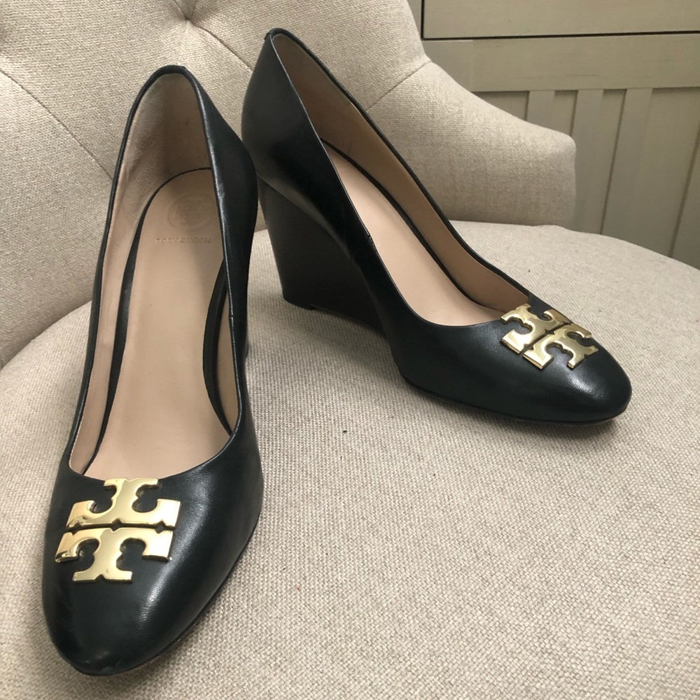 Tory Burch Raleigh Wedge /Pump Black, Size 8
